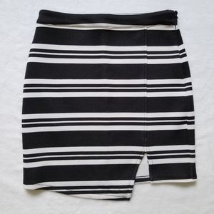 NWOT Abercrombie Neoprene Front-Slit Skirt Size XS